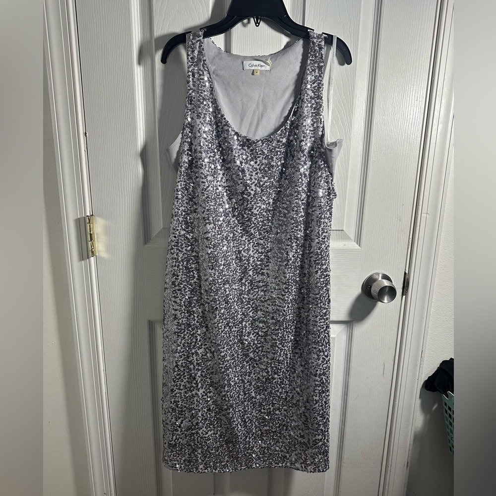 CALVIN KLEIN Silver Sequin Party Sheath Dress Racerback Fitted size M